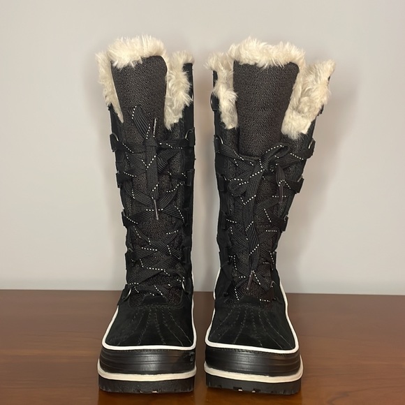 Sorel Shoes - Sorel Tivoli II High - like new